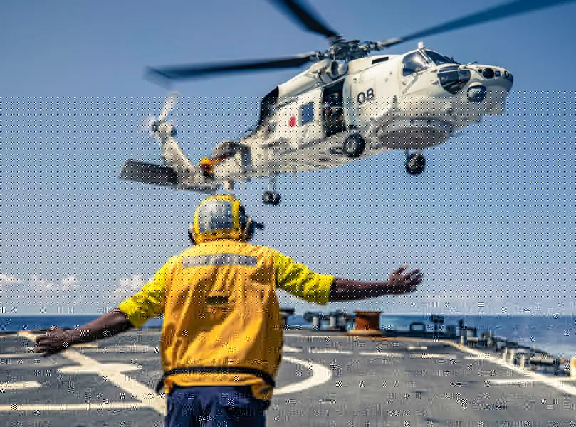 駆逐艦ベンフォールドに着艦する第21航空隊のSH-60K（Image：U.S.Navy）