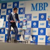 1問目は「骨はどれくらいの期間で生まれ変わっているのでしょうか？」