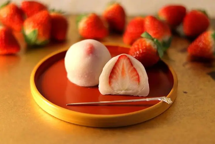 「紅谷三宅」では他にも様々な和菓子を取り揃えています。