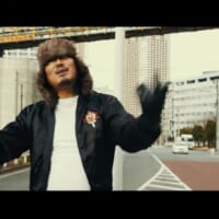 「STAY POSITIVE」には同じラッパーのK-JACKさんも参加。