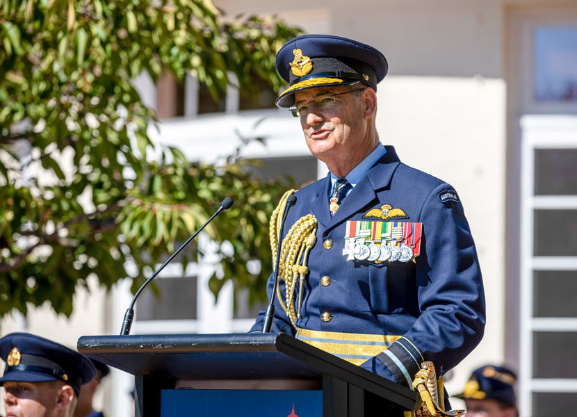 軍旗授与式典でのハップフェルド空軍参謀総長（Image：Commonwealth of Australia）