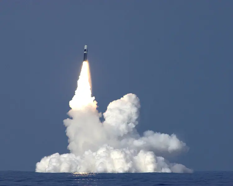 ヴァンガードから発射されるトライデントSLBM（Image：Crown Copyright）