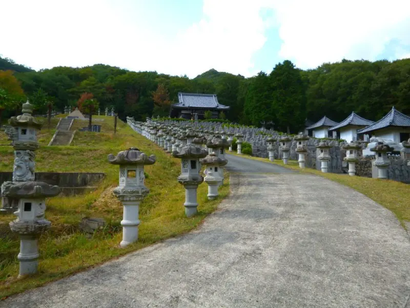 鶏足寺
