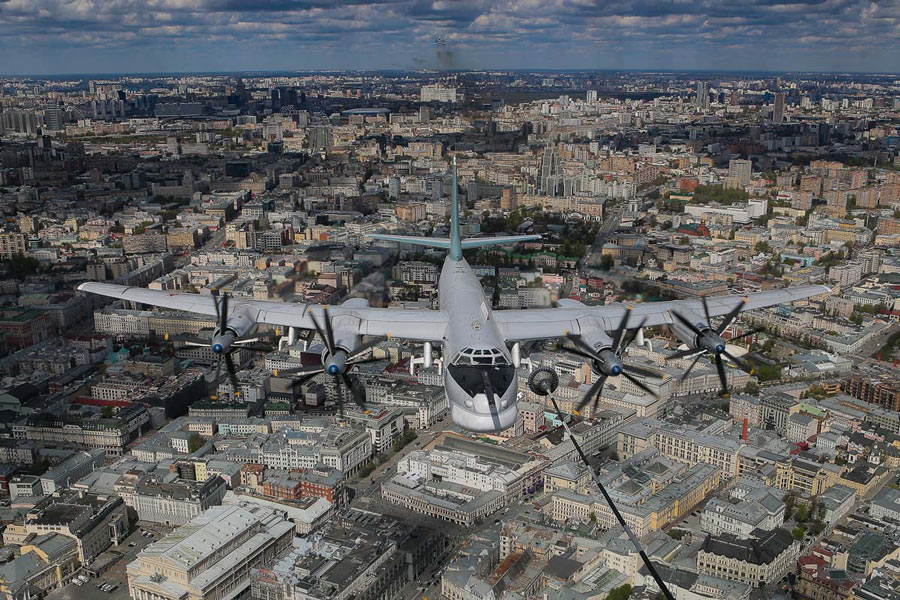 空中給油を模擬するTu-95（Image：ロシア国防省）