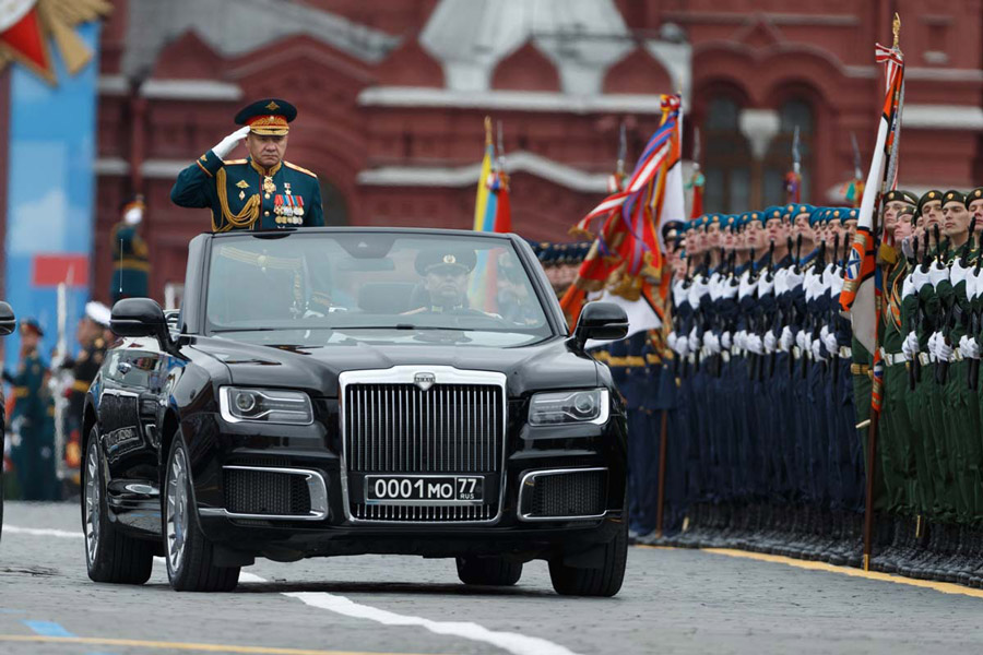部隊を巡閲するショイグ国防大臣（Image：ロシア国防省）