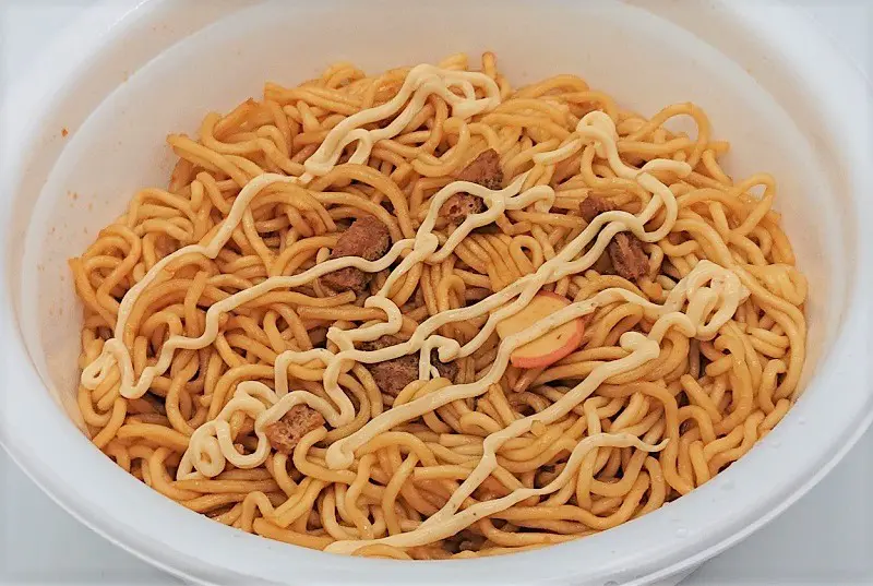 どん兵衛マヨをかけると見た目も美味しそう！