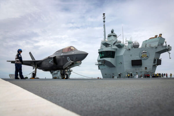 空母プリンス・オブ・ウェールズに初着艦した第207飛行隊のF-35B（Image：Crown Copyright）