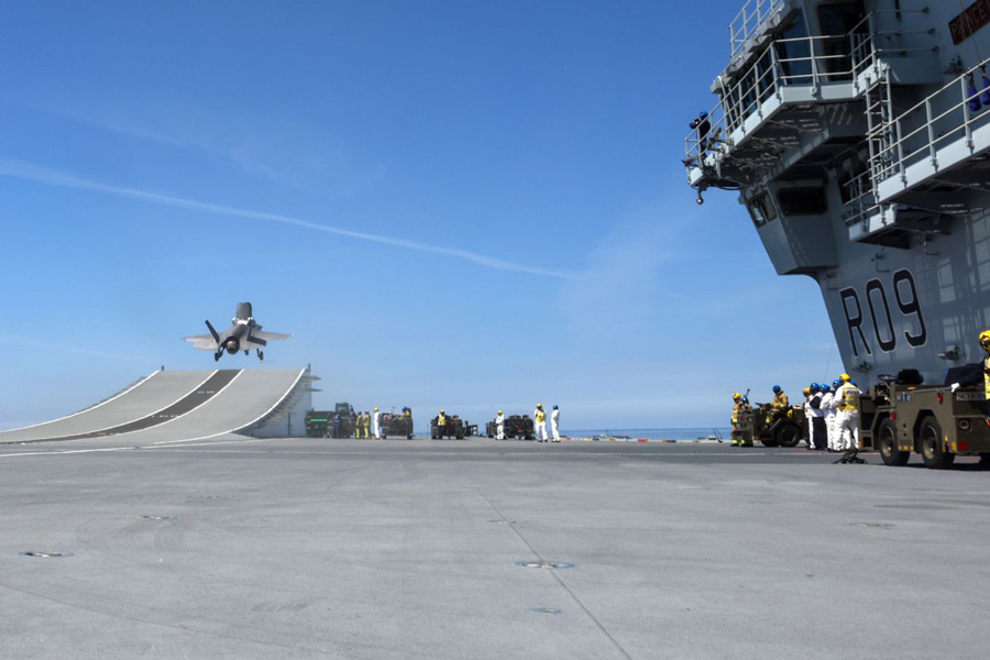 プリンス・オブ・ウェールズから発艦するF-35B（Image：Crown Copyright）