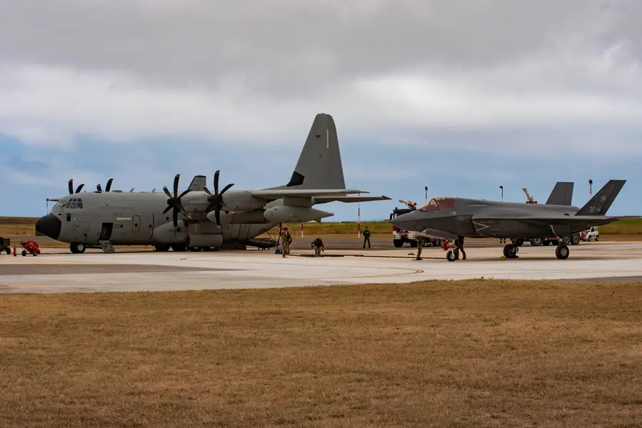 イタリア空軍のKC-130JとF-35A（Image：イタリア空軍）