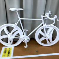 発泡スチロールで作られた実物大の自転車（木村鋳造所提供）