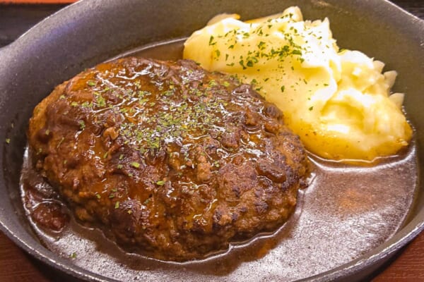 松屋のこだわりと黒毛和牛の旨味が凝縮したハンバーグがマジでヤバい