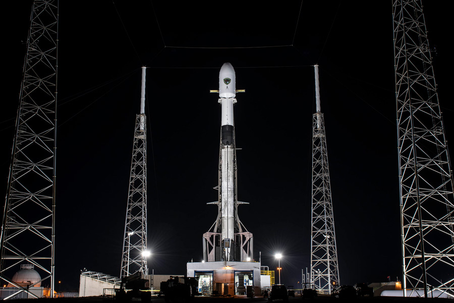 発射台でのGPS III 5号機（Image：SpaceX）