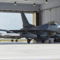 アメリカ空軍のF-16とF-35A（Image：USAF）