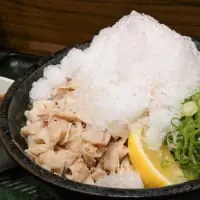 うどんの上に氷山？はなまるうどんでキンキンに冷えたうどんを食べてきた