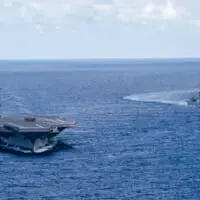 空母フォードと駆逐艦ポール・イグナティウス（Image：U.S.Navy）