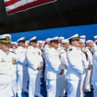初代艦長トーマス・ニーベル中佐と乗組員（Image：U.S.Navy）