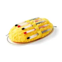 ペンやコスメなどが5本収納できるゴムバンド付き