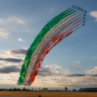 イタリア空軍「フレッチェ・トリコローリ」60周年記念の展示飛行（Image：イタリア空軍）