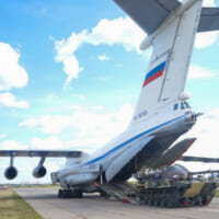Il-76MDに積み込まれるBMD-4M（Image：ロシア国防省）