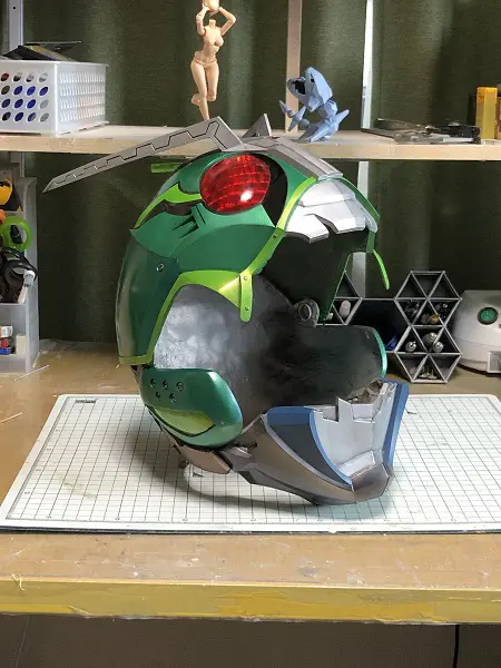 趣味でオリジナルの仮面ライダーヘルメットを制作 出来栄えに称賛の声 | おたくま経済新聞