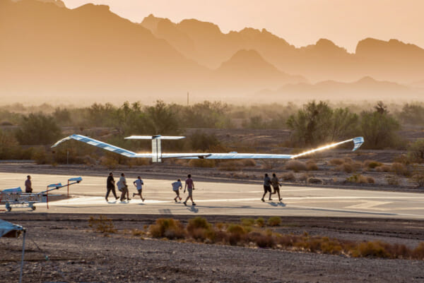 離陸するソーラー無人機ゼファーS（画像：Airbus）