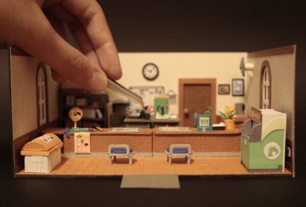 画用紙でジオラマ制作　細部まで完全再現された「あつ森の案内所」