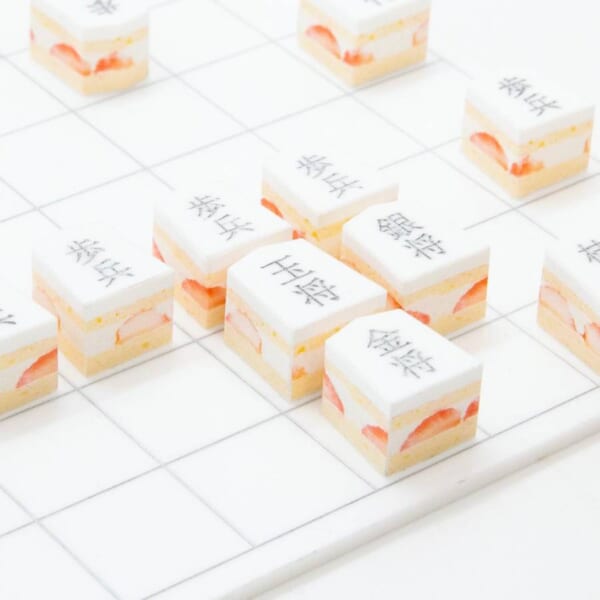 対局に集中出来ない？思わず食べたくなっちゃう「いちごの将トケー棋」