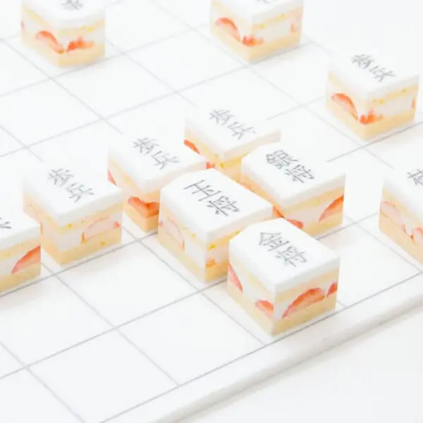 対局に集中出来ない？思わず食べたくなっちゃう「いちごの将トケー棋」