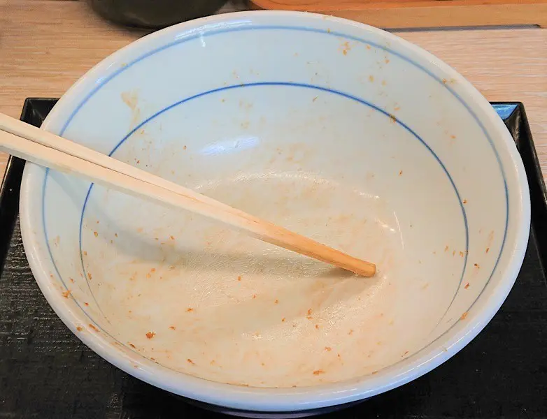 大盛りだった丼もあっという間にカラに