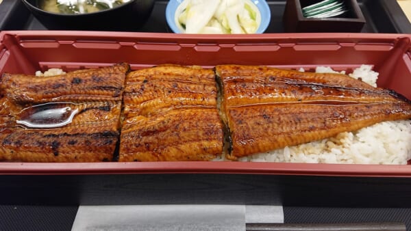 一本分のうなぎをまるごと堪能　松屋のうな重に歓喜