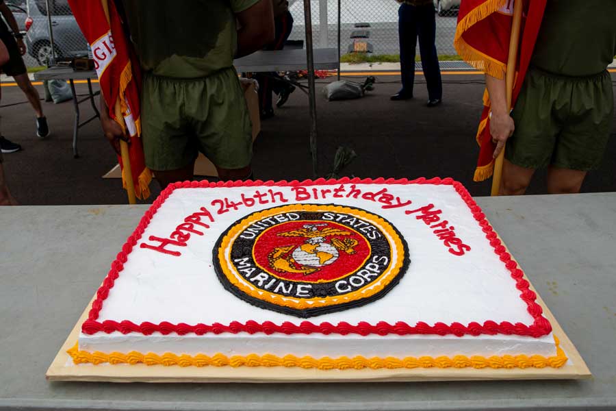沖縄キャンプ・ハンセンの海兵隊バースデーケーキ（画像：USMC）