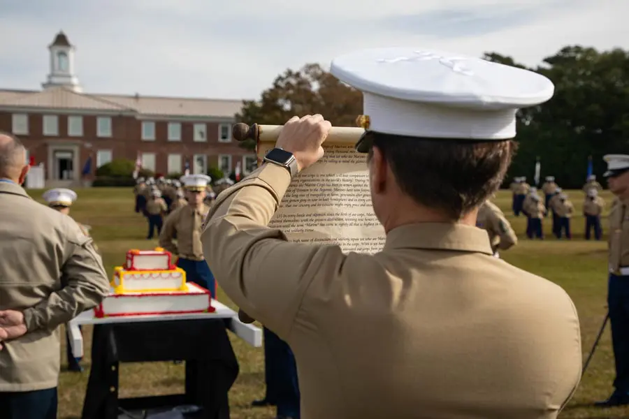 バースデーメッセージの読み上げ（画像：USMC）
