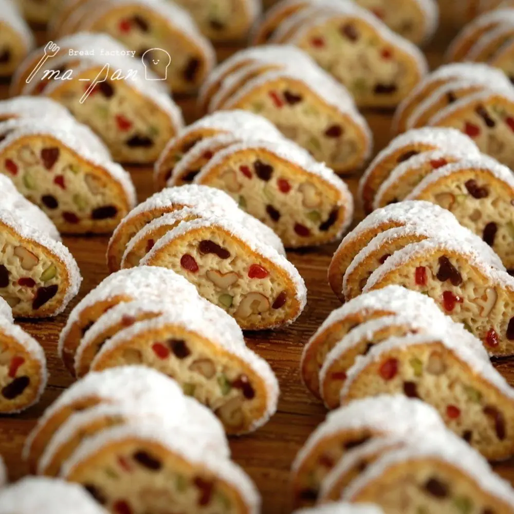 クリスマスのパン「シュトーレン」をイヤリングに 元職人が切り盛り