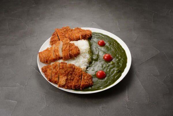 ビグ・ザムの機体の色彩を再現したカレー