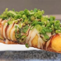 串カツ田中の人気メニュー「串カツ豚」と「葱まみれチー平焼き」をコラボ