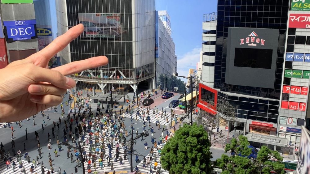机サイズで伝える都会の喧騒　「渋谷スクランブル交差点」をジオラマで再現