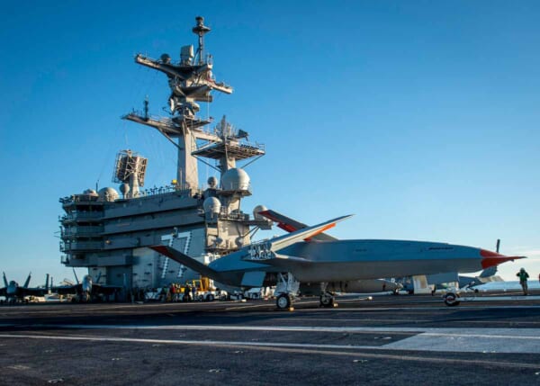 空母ジョージ・H・W・ブッシュ艦上のMQ-25（画像：U.S.Navy）