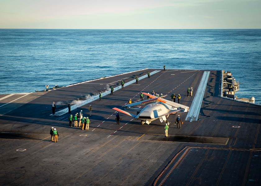 カタパルトに向かうMQ-25（画像：U.S.Navy）