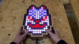 懐かしいけど新しい LED使用のピクセルアート作品がまさに光の