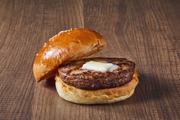 フレッシュネスバーガーから「神戸牛塩バーガー」登場