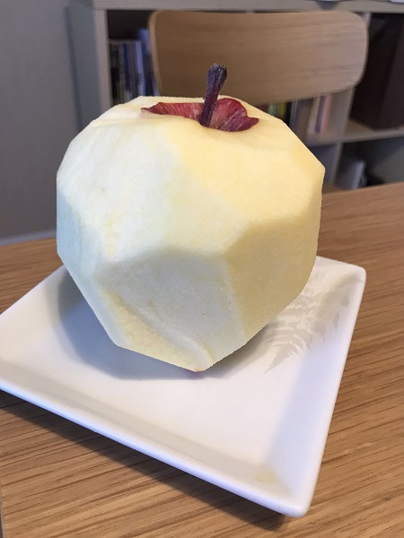 ポリゴンで表現したようなりんご