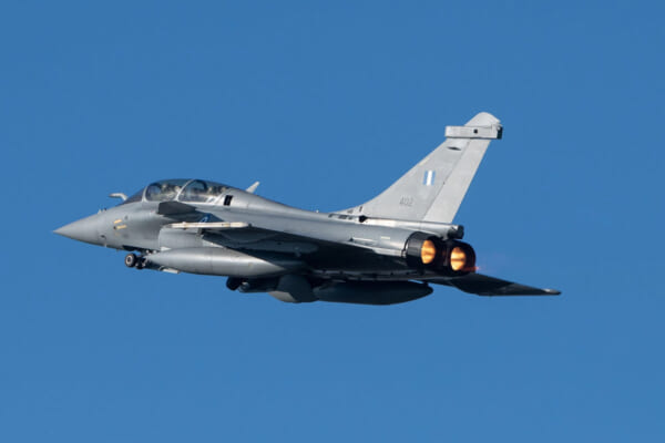 ギリシャへと飛び立つラファール（画像：DASSAULT AVIATION）