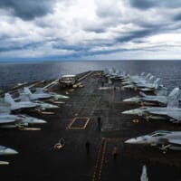 地中海を航行する空母ハリー・S・トルーマン（画像：U.S.Navy）