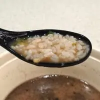 豚骨スープの旨味がご飯を包み込んで、これも美味い！