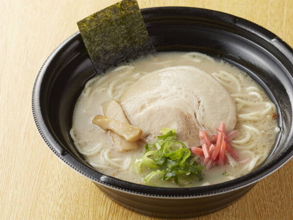「トップバリュ　とんこつラーメン」（税抜498円）