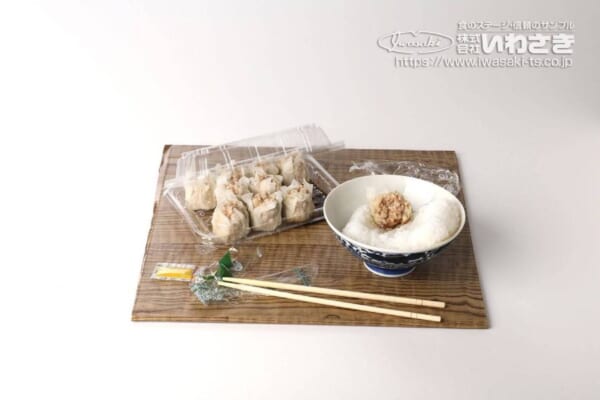 生活風景や人間性を表現　シュウマイと白ご飯のユニークな食品サンプル
