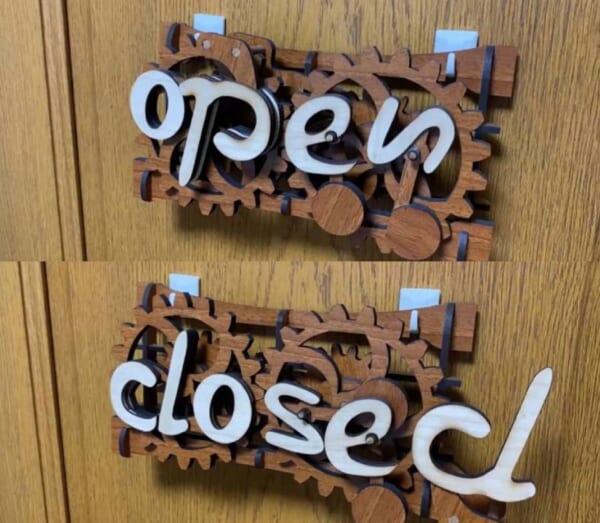 不思議！「open」と「closed」が一瞬にして切り替わる看板