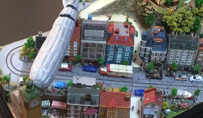 魔女の宅急便」の街並みを鉄道模型で再現 71歳ジオラマ作家の飽くなき