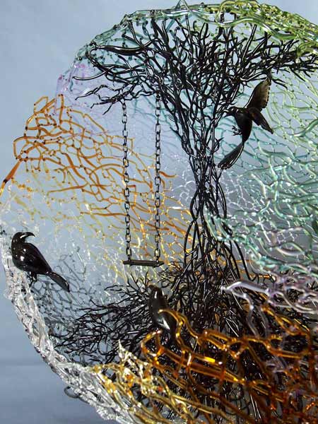 ガラス棒を溶かしてモチーフを編む「ストリンガーワーク」齋藤直さんの作品世界