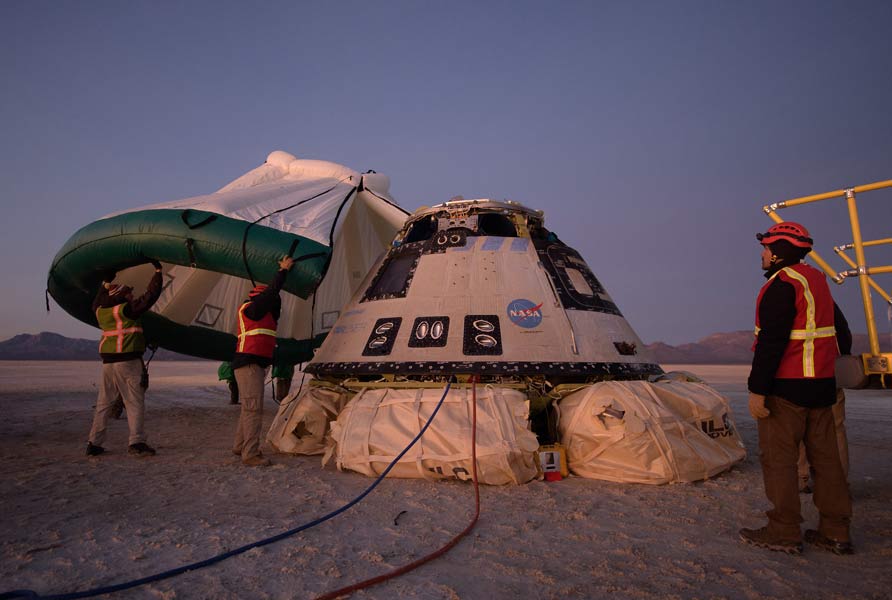 地上に帰還したスターライナー（画像：NASA）